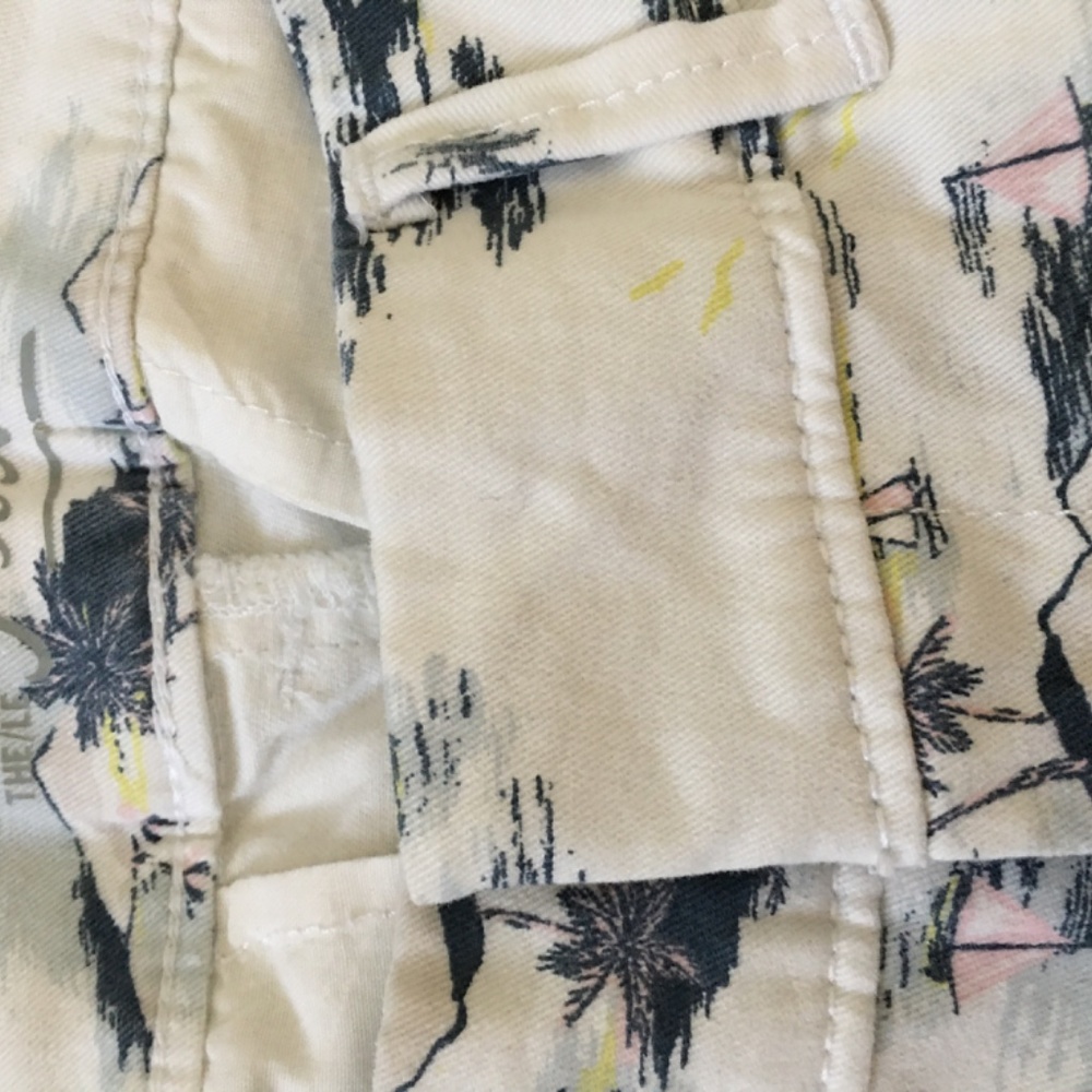 Old Navy Le Pixie Tropical White Blue Beach Shorts. Size OR - Picture 6 of 6